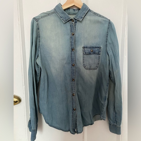 BDG Chambray Button-Up Shirt - Picture 5 of 9